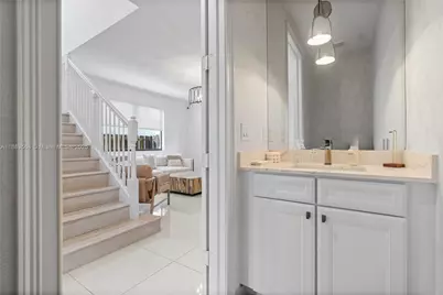 9974 NW 86th Ter, Doral, FL 33178 - Photo 9