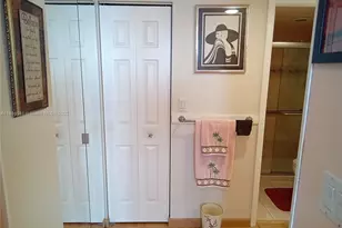 1000 St Charles Pl, Pembroke Pines, FL 33026 - Photo 29