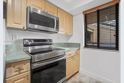 15549 N Miami Lakeway N #306, Miami Lakes, FL 33014 - Photo 5