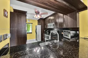 20839 NW 4 St, Pembroke Pines, FL 33029 - Photo 19