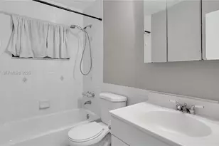 9404 NW 70th Pl, Tamarac, FL 33321 - Photo 17