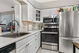 9404 NW 70th Pl, Tamarac, FL 33321 - Photo 7