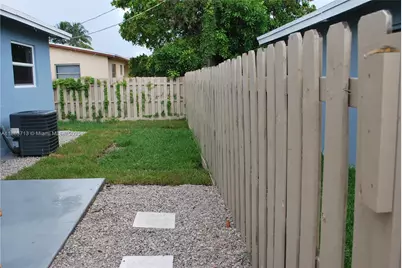 3621 NE 1st Ter, Oakland Park, FL 33334 - Photo 5