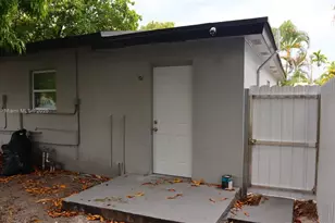 2503 NW 9th St, Fort Lauderdale, FL 33311 - Photo 9