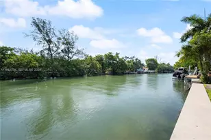 4015 N Meridian Ave, Miami Beach, FL 33140 - Photo 25