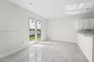 5400 NW 57th Ct, Tamarac, FL 33319 - Photo 9