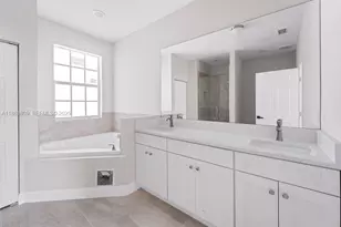 5400 NW 57th Ct, Tamarac, FL 33319 - Photo 13