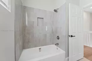 5400 NW 57th Ct, Tamarac, FL 33319 - Photo 21