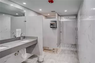 19555 E Country Club Dr, Aventura, FL 33180 - Photo 29