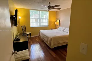 19555 E Country Club Dr, Aventura, FL 33180 - Photo 9