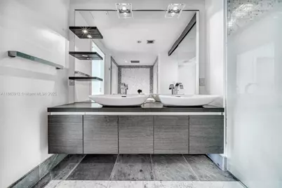 200 Biscayne Boulevard Way #4411, Miami, FL 33131 - Photo 11