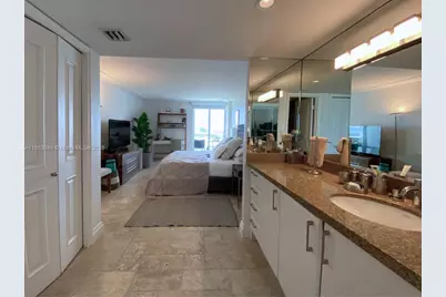 100 Bayview Dr #1924, Sunny Isles Beach, FL 33160 - Photo 11