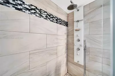 665 NE 195th St #424, Miami, FL 33179 - Photo 17