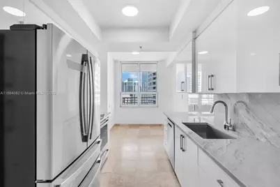 808 Brickell Key Dr #3205, Miami, FL 33131 - Photo 13