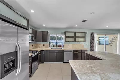 7821 NW 45th St, Lauderhill, FL 33351 - Photo 5