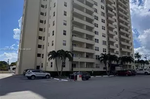 900 NE 18th Ave, Fort Lauderdale, FL 33304 - Photo 1