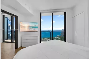 398 NE 5th St, Miami, FL 33132 - Photo 17