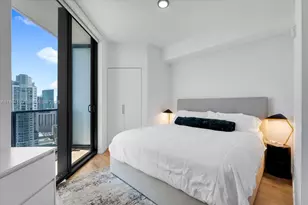 398 NE 5th St, Miami, FL 33132 - Photo 13