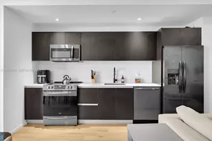 398 NE 5th St, Miami, FL 33132 - Photo 5