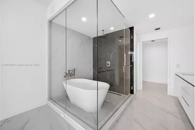 700 NE 24th #2606, Miami, FL 33137 - Photo 15