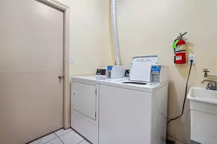 1825 S Ocean Dr, Hallandale Beach, FL 33009 - Photo 29