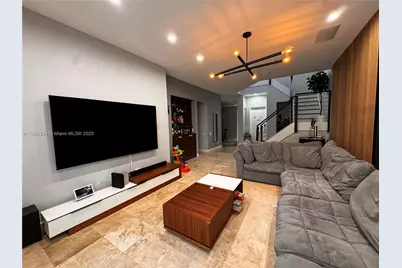 876 W Spinnaker Dr W, Hollywood, FL 33019 - Photo 7