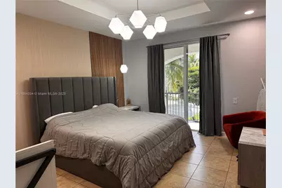 876 W Spinnaker Dr W, Hollywood, FL 33019 - Photo 13