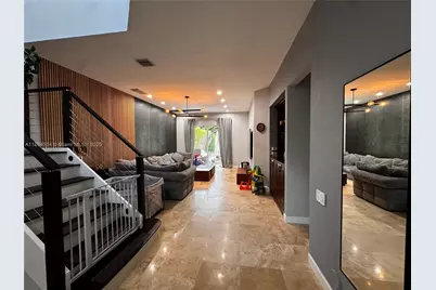 876 W Spinnaker Dr W, Hollywood, FL 33019 - Photo 3