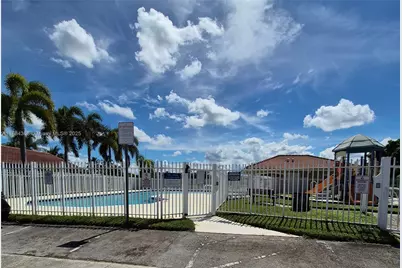 2176 NW 184th Way, Pembroke Pines, FL 33029 - Photo 21