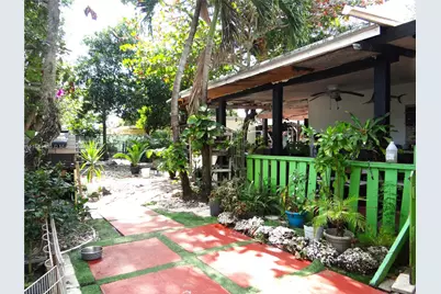 2158 NW 100th St, Miami, FL 33147 - Photo 15