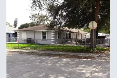 2158 NW 100th St, Miami, FL 33147 - Photo 13