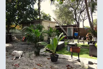2158 NW 100th St, Miami, FL 33147 - Photo 25