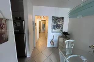 920 SW 11th Ave, Hallandale Beach, FL 33009 - Photo 5