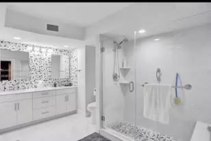 6423 E Collins Ave, Miami Beach, FL 33141 - Photo 13