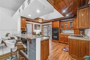 2590 SE 7th Pl, Homestead, FL 33033 - Photo 11