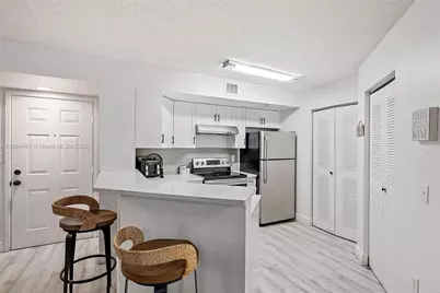 1200 Scotia Dr #203, Hypoluxo, FL 33462 - Photo 7