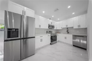 3021 SW 97th Ave, Miami, FL 33165 - Photo 5