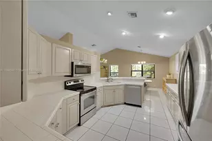 10261 S Lexington Lakes Blvd S, Boynton Beach, FL 33436 - Photo 13