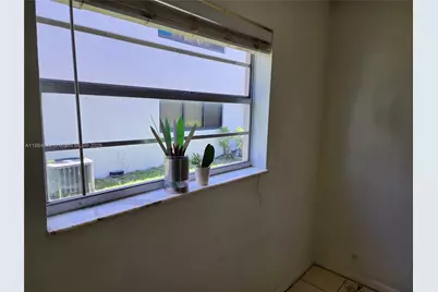 241 SE 9th Ave #103, Pompano Beach, FL 33060 - Photo 9