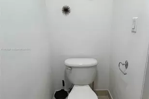 90 SW 3rd St, Miami, FL 33130 - Photo 11