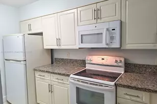 18810 NW 57th Ave, Hialeah, FL 33015 - Photo 5