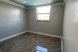 501 SW 1st St, Miami, FL 33130 - Photo 13