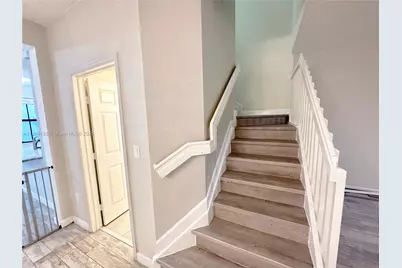 10332 W 33rd Ct, Hialeah, FL 33018 - Photo 11