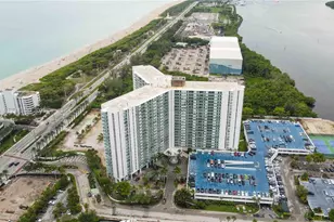 100 Bayview Dr, Sunny Isles Beach, FL 33160 - Photo 39