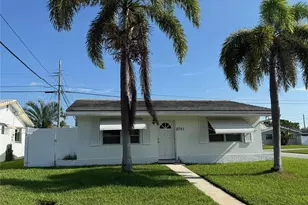 2701 NW 52nd Ct, Tamarac, FL 33309 - Photo 3
