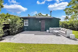 1390 NE 150th St, Miami, FL 33161 - Photo 25