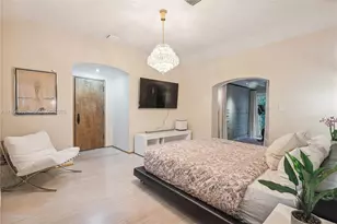 6350 Pine Tree Dr, Miami Beach, FL 33141 - Photo 19