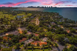 6350 Pine Tree Dr, Miami Beach, FL 33141 - Photo 15