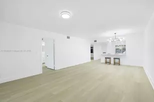 12500 SW 6th St, Pembroke Pines, FL 33027 - Photo 9