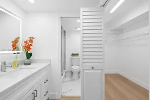 12500 SW 6th St, Pembroke Pines, FL 33027 - Photo 17